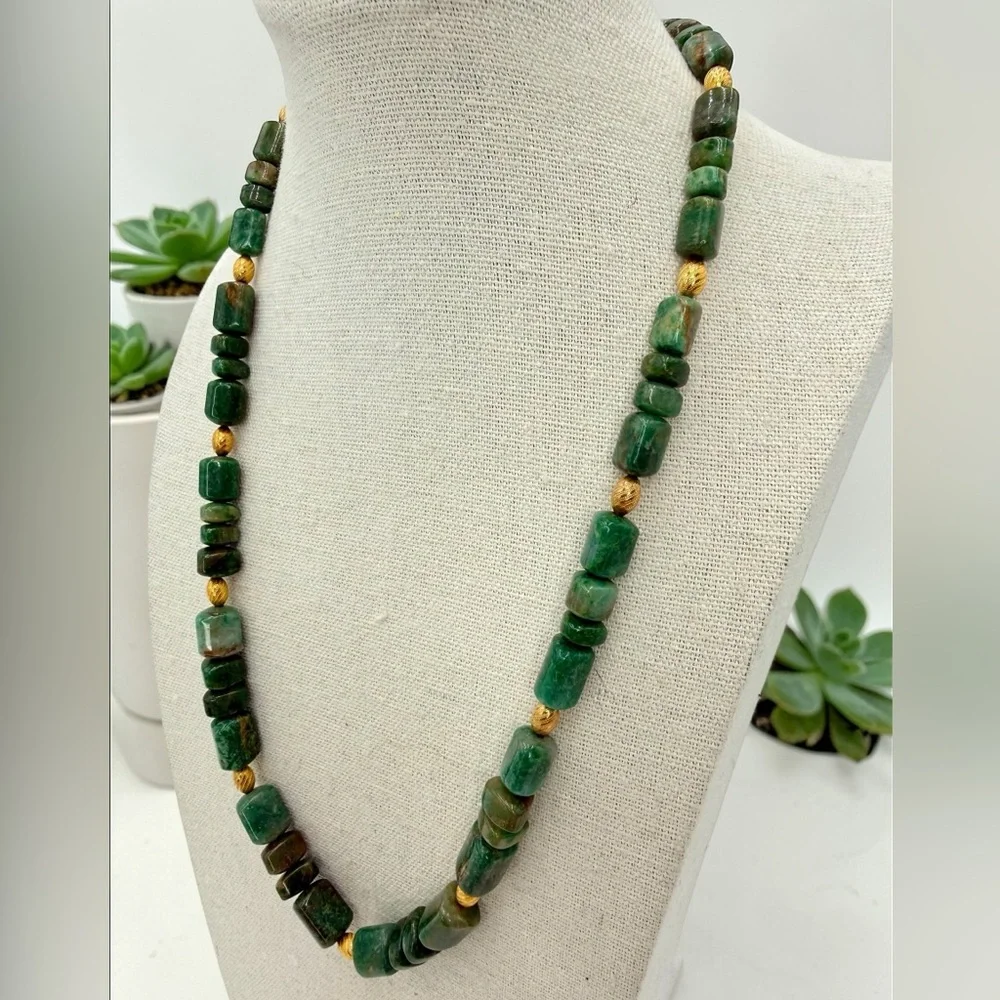Mineral Grade Emerald Nugget Bead Necklace GoldTone Spacers Toggle Clasp 18” 53g - Picture 3 of 17